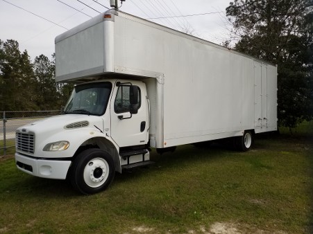 2004 FREIGHTLINER  M2 MOVING TRUCK