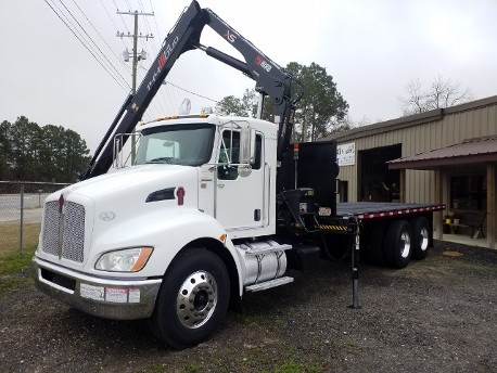 2009 Kenworth With Knuckle Boom