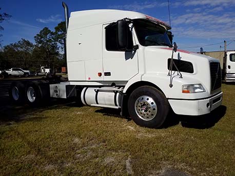 2004 VOLVO 2004 VOLVO