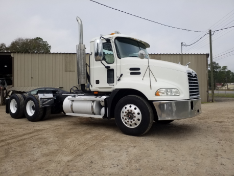 2005 MACK DAY CAB 2005 MACK DAY CAB