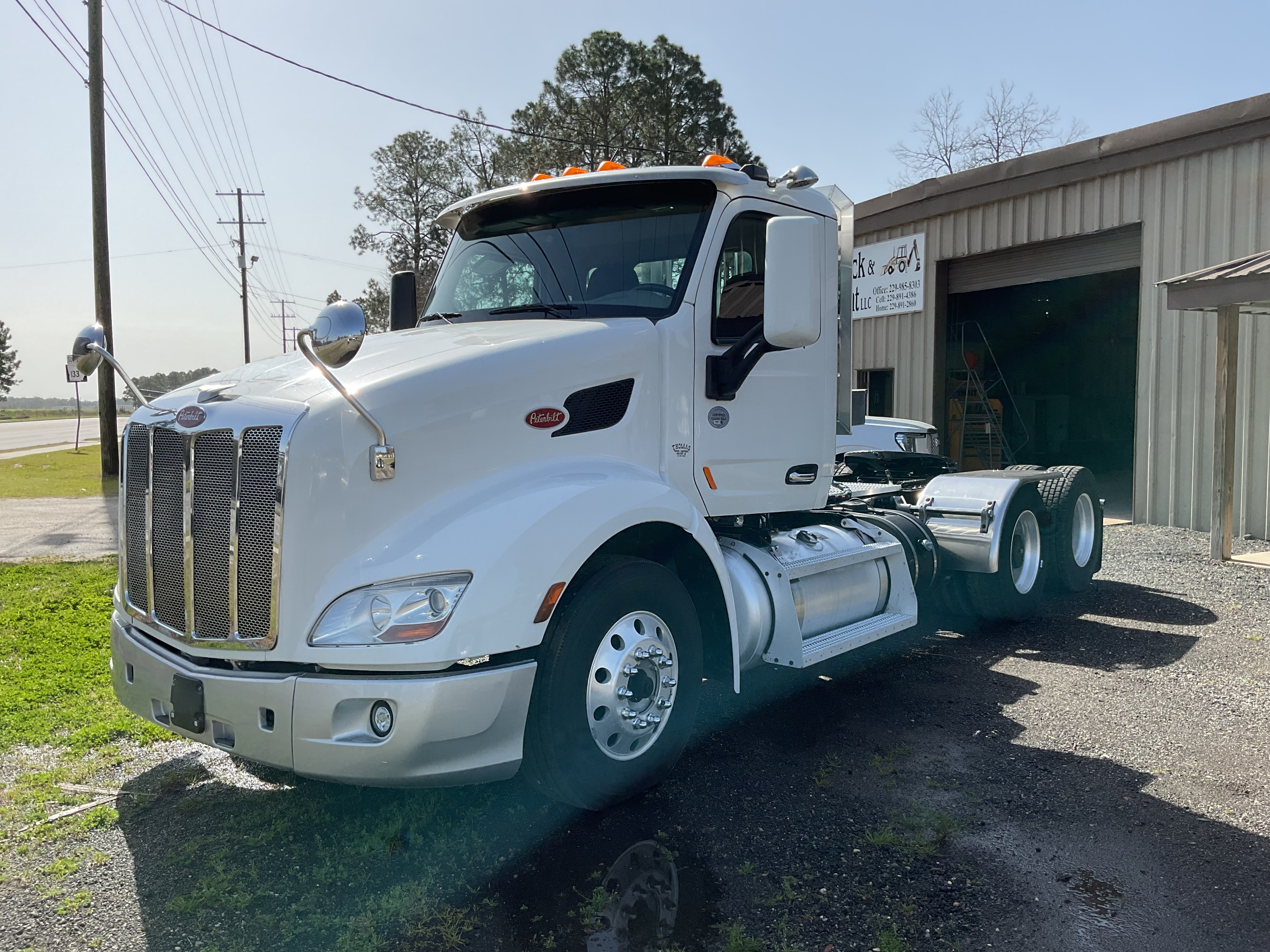 2019 Peterbilt Day Cab 2019 Peterbilt Day Cab