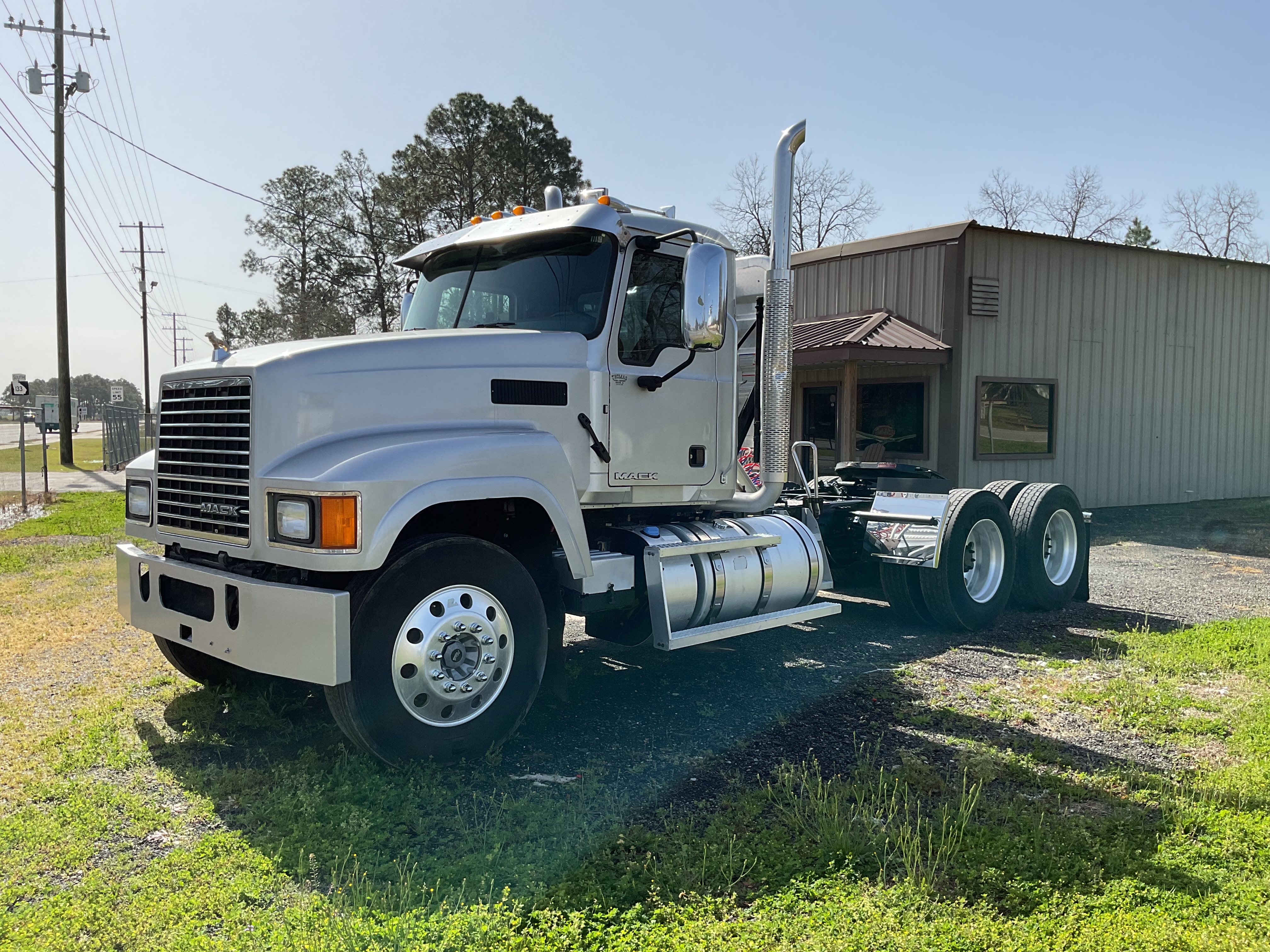 2015 Mack Day Cab 2015 Mack Day Cab